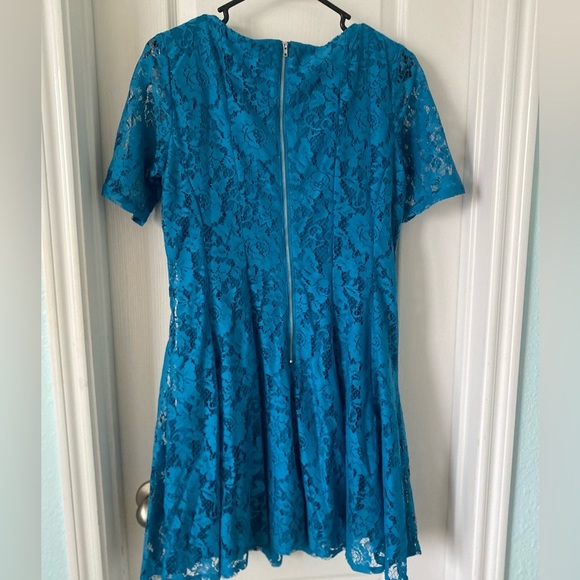 Blue Lace Short Sleeve Dress Size-8P - Picture 7 of 8